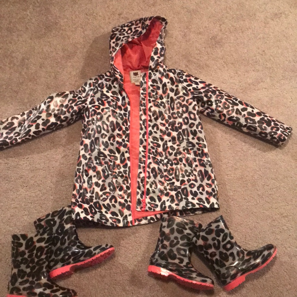 Girl’s rain jacket with matching boots